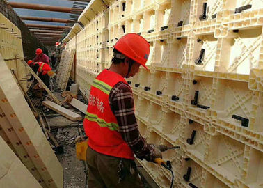 China Encofrado plástico modular del muro de cemento para hacer alcantarilla buena dureza proveedor